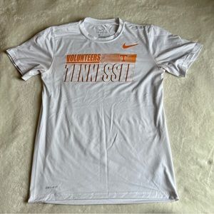 Nike dry fit University of Tennessee shirt, color white and orange, size small